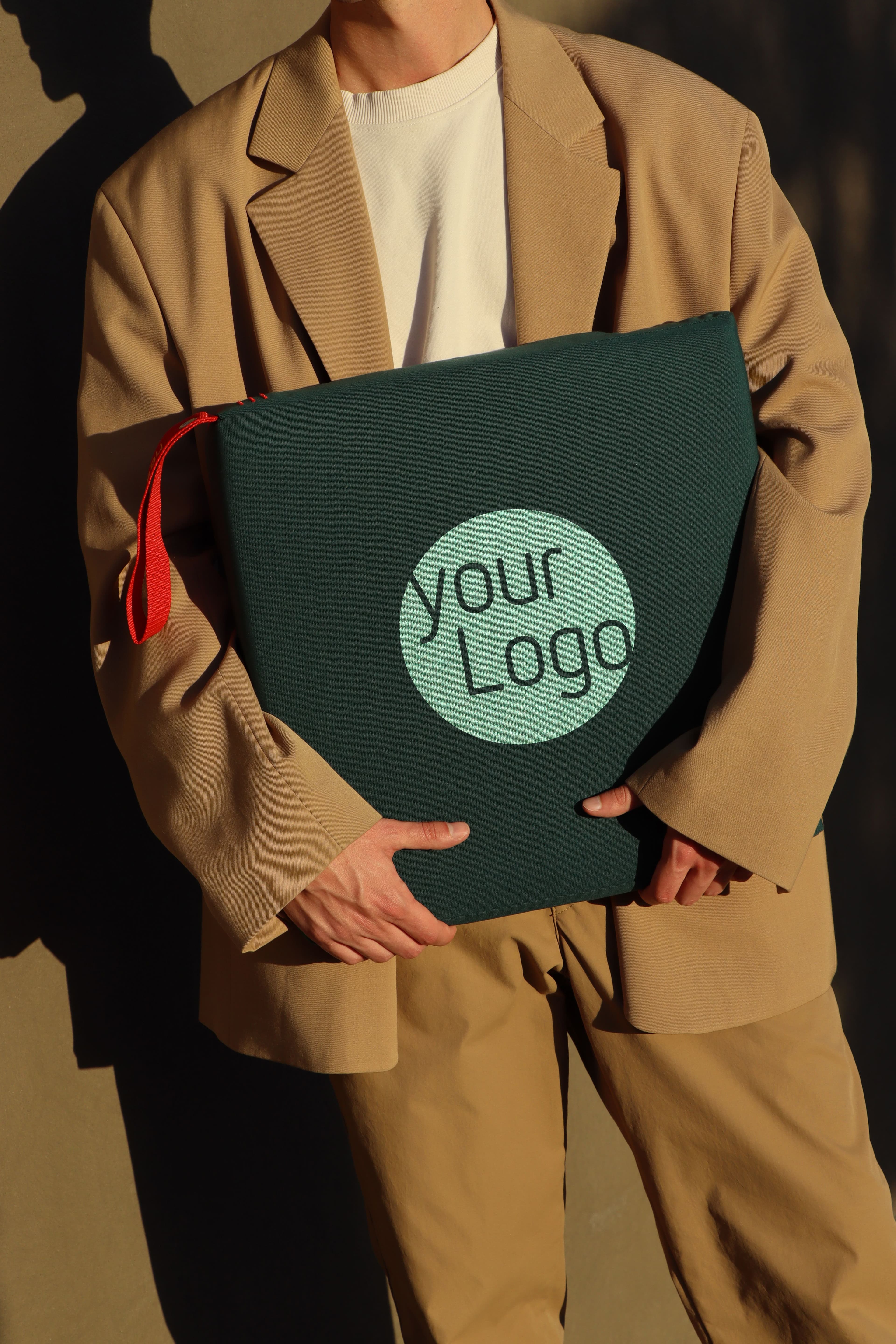 heatme Sitzkissen mit individuellem Branding in exklusivem Ambiente